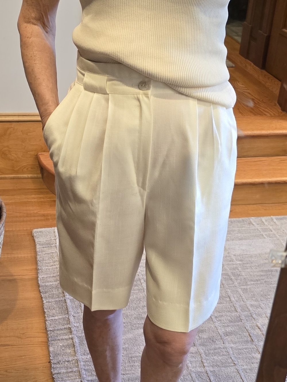 Women's Cream High-Waist Tailored Bermuda Shorts | Vintage